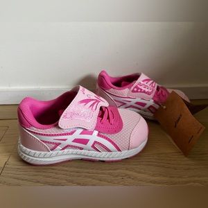 ASICS Kids/Toddlers Running Shoes size K9/Eur 26 - BNIB